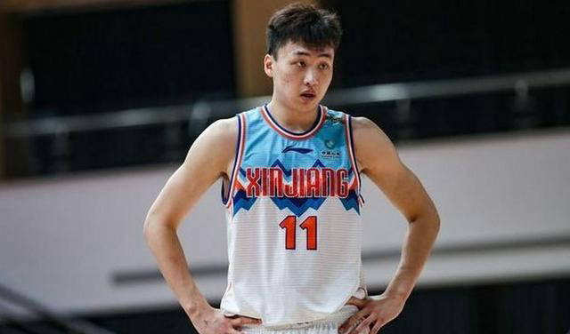 中国男篮在奥运落败，遭遇连败危机，郭艾伦状态低迷待观察